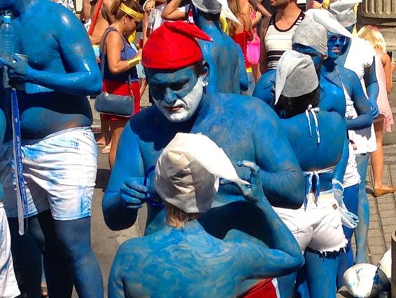 Karneval in Rio de Janiero-Brasilein – Die Schlümpfe leben – Martin Krengel Reisebuchautor