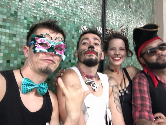 Meow, zirp, zwitscher - egal welches Kostüm man beim Karneval in Rio trägt, der Spaß steht an oberster Stelle