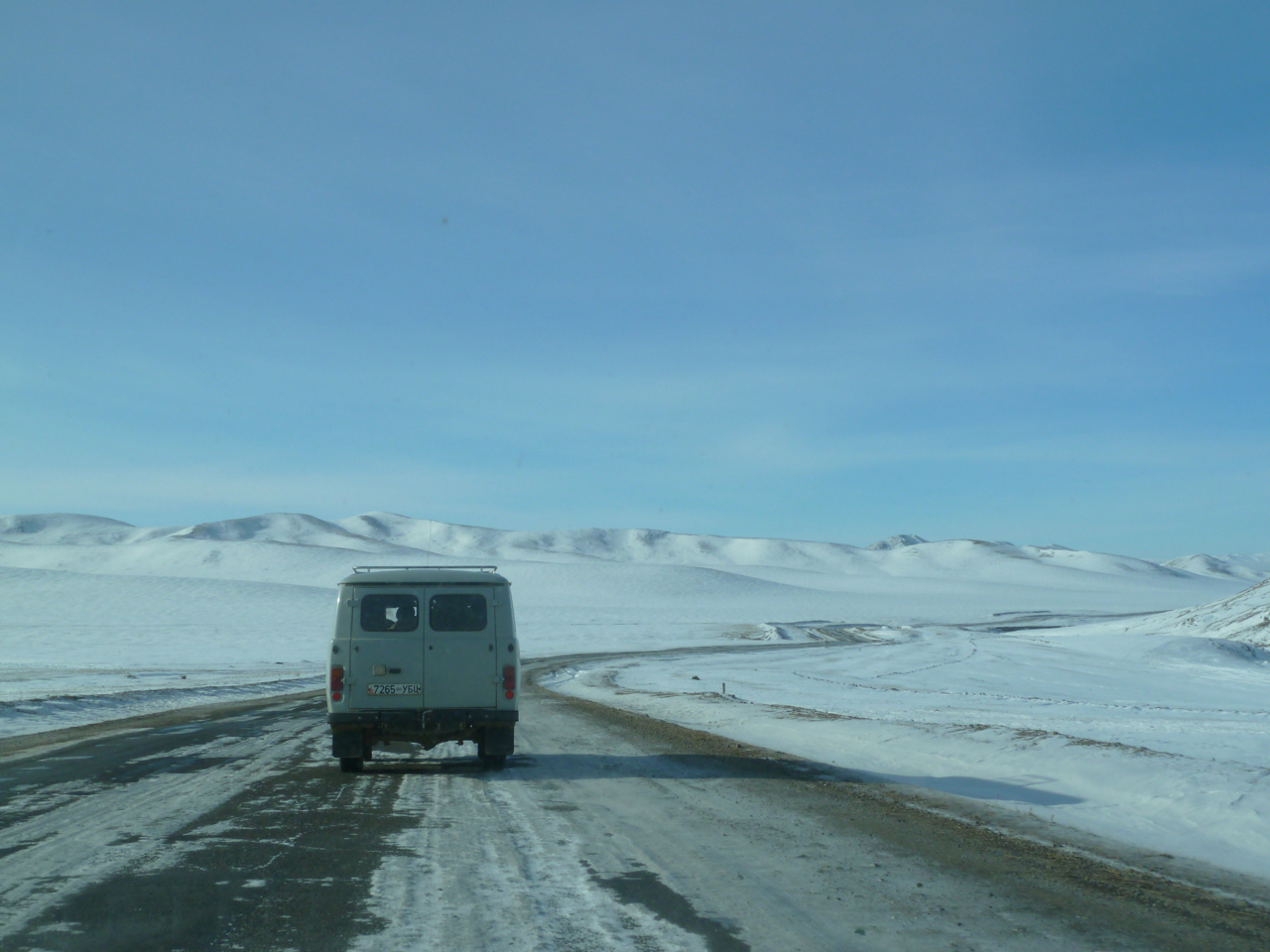 Durch Schnee und Eis - Abenteuer Mongolei - Asien-Reise Reisebericht von Dr. Martin Krengel